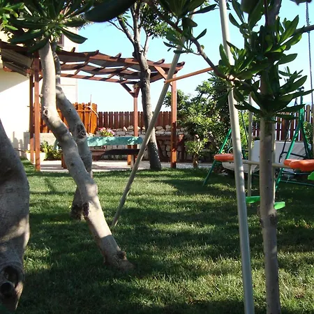 Quadruple Pag 11487b Vendégház Pag Town