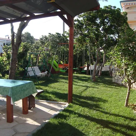 Quadruple Pag 11487b Vendégház 3*