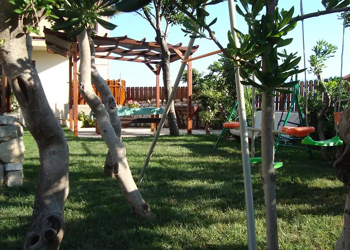 Quadruple Pag 11487b Vendégház Pag Town